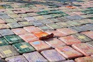 ضبط 623 كجم من الشبو والهيروين قبالة سواحل رأس العارة في لحج