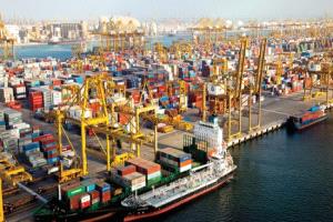 موانئ دبي تعلن العودة الكاملة للعمليات التشغيلية في ميناء جبل علي