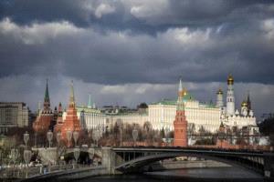 روسيا تطرد دبلوماسياً بريطانياً بتهمة التجسس وسط توتر دبلوماسي