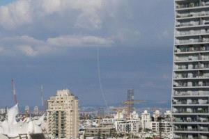 حزب الله يصعّد.. صواريخ ومسيّرات نحو منشآت عسكرية إسرائيلية