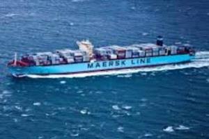 ميرسك تعيد توجيه سفن الشحن بالشرق الأوسط لطريق رأس الرجاء الصالح
