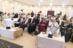 عدن تبحث تعزيز وصول النساء إلى العدالة
