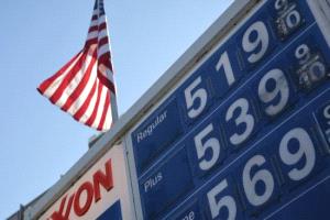 أسعار البنزين الأمريكية ترتفع لأعلى مستوى منذ عامين مع تصاعد النزاع في الشرق الأوسط