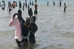 غرق 6 مهاجرين قبالة شبوة وإنقاذ 60 آخرين