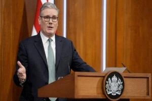 ستارمر يؤكد: شراكة يومية بين بريطانيا وأمريكا لدعم الأمن وحلفاء المنطقة