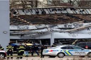 التشيك: القبض على ثلاثة مشتبه بهم بحريق متعمد لمجمع صناعي دفاعي