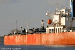 عُمان تعلن مقتل بحار بهجوم على ناقلة نفط قبالة مسقط