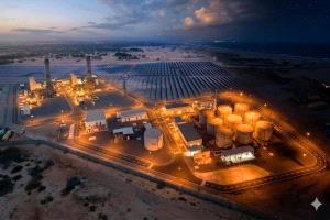 كهرباء عدن بين الوقود والطاقة الشمسية… جدل التكلفة يفتح ملف الحلول المستدامة