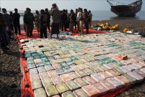 ضبط نصف طن مخدرات وإحباط أكبر عملية تهريب قبالة سواحل لحج