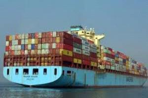 هرمز تحت الضغط: ميرسك تعلق عبور أحد أهم الممرات النفطية عالمياً