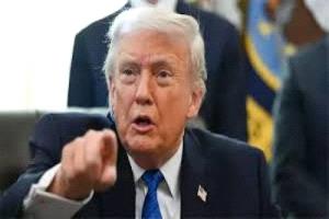 إيران تفتح مضيق هرمز لعشر ناقلات نفط