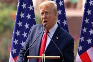 ترامب يبحث سحب احتياطي النفط لتخفيف أزمة الأسعار