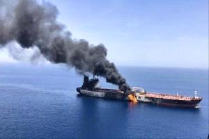 هجوم يستهدف ناقلة نفط كويتية في دبي: أضرار وحريق ومخاوف من تسرّب بيئي