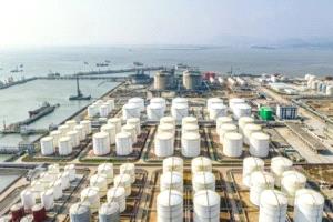 الصين ترفع وارداتها النفطية بنسبة 16% لتعزيز مخزوناتها