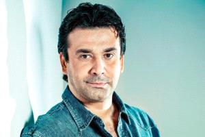 كريم عبد العزيز ينطلق بأوروبا… “مطلوب عائليًا” يبحث عن بصمة عالمية