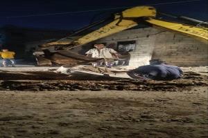 خورمكسر تبدأ استبدال مناهل الصرف الصحي المتهالكة ضمن خطة لإصلاح البنية التحتية