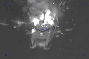 تدمير 16 سفينة إيرانية قرب هرمز