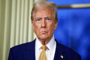 ترامب ينشر فيديو لانفجارات في أصفهان بعد غارة أمريكية