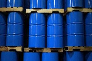 باركليز: فقدان 14 مليون برميل نفط يومياً بإغلاق هرمز