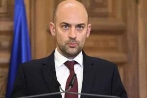 باريس تعرض درعها الدفاعي للخليج والأردن وتدعو لوقف التصعيد