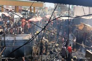 السيطرة على حريق هائل في سوق الفيوش بعدن دون إصابات