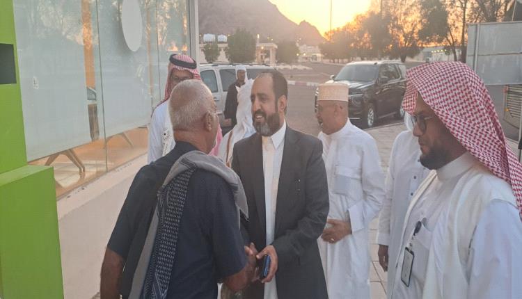 وكيل قطاع الحج والعمرة يتفقد أوضاع الحجاج اليمنيين بالمدينة المنورة