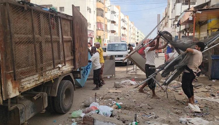 لليوم الثالث.. حملة لإزالة العشوائيات والتعديات في مدينة إنماء بالبريقة