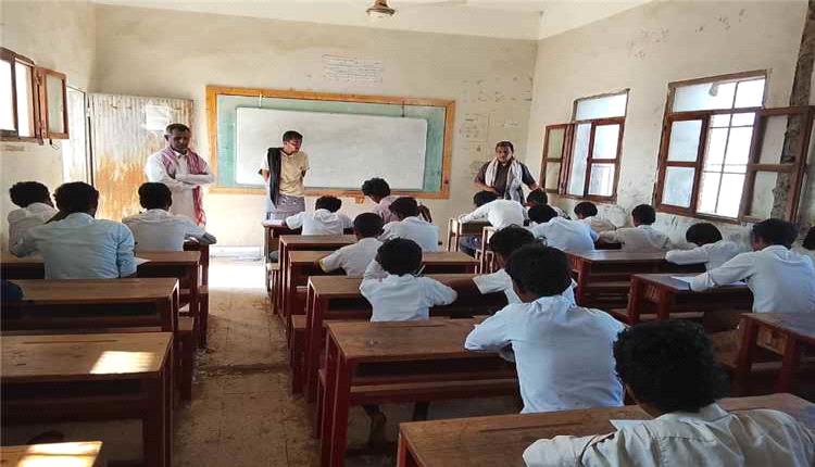 انضباط ملحوظ في اختبارات مدرسة الحامية بمديرية رضوم وإشادة بالجهود التربوية