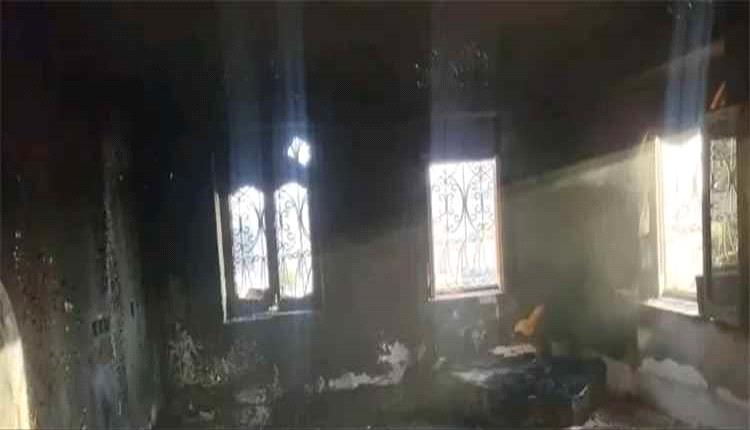إحراق منزل ضابط مناهض للحوثيين في صنعاء يثير غضبًا واستنكارًا واسعًا