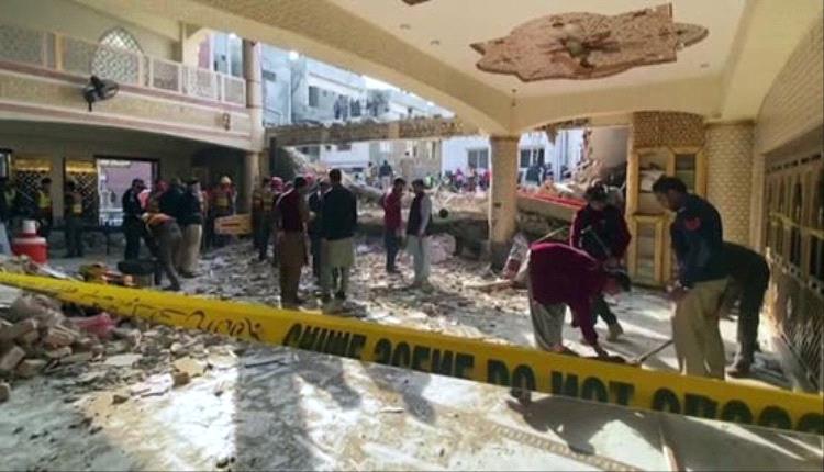 قتلى وجرحى بهجوم انتحاري استهدف نقطة أمنية في باكستان