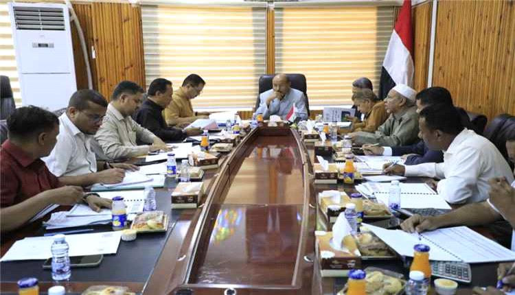 صندوق النظافة بوادي حضرموت يعتمد الحساب المالي لعام 2024 ويبحث مشاريع تطويرية بسيئون وشبام