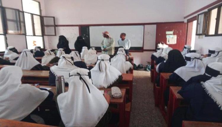 قيادة انتقالي زنجبار تتفقد امتحانات نهاية العام بمجمع خولة التعليمي