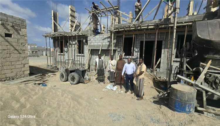 مدير صحة بروم ميفع يتفقد مشروع مركز الأمومة والمرافق الصحية بالمديرية