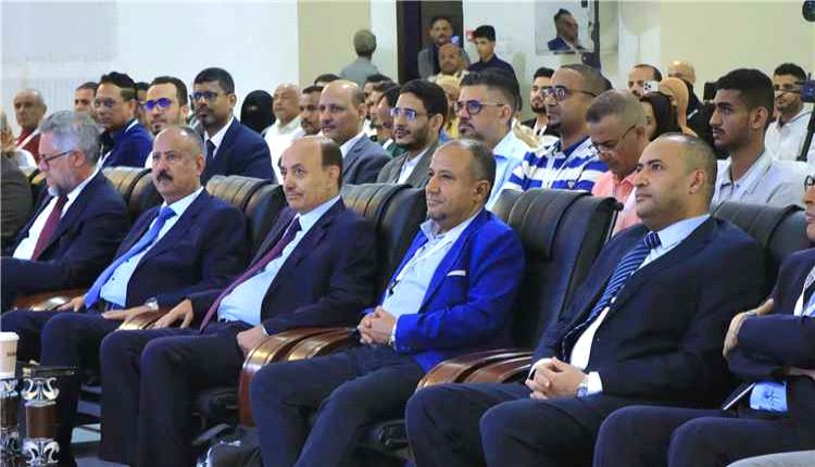الوكيل الحميدي يؤكد توجه وزارة الصناعة لتعزيز الاقتصاد الأزرق وجذب الاستثمارات المستدامة
