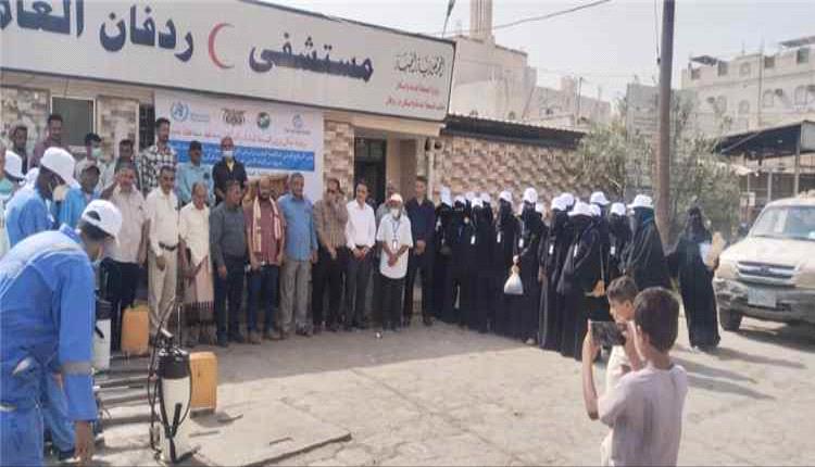 ردفان تطلق حملة رش ضبابي لمواجهة انتشار البعوض والأمراض الموسمية