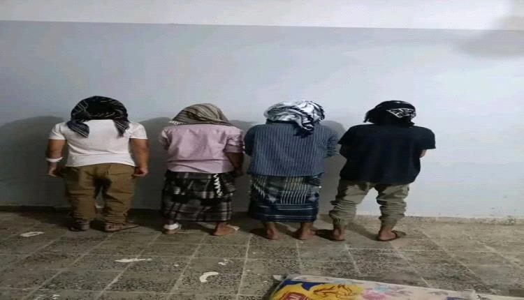 أمن خنفر يضبط المتورطين في أحداث سوق جعار بعملية مشتركة في أبين
