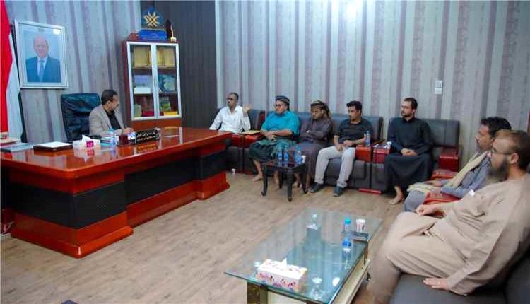 محافظ شبوة يشيد بإنجازات مؤسسة مكافحة السرطان ويؤكد دعم المشاريع الإنسانية بالمحافظة