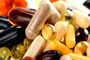 تحذيرات صحية من أخطاء شائعة في استخدام المكملات الغذائية وتأثيرها على الكبد