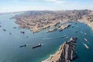 توتر بحري في هرمز.. إيران تحذر مدمرات أمريكية وتطلق طلقات إنذار