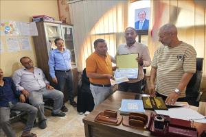 تكريم موظفي مالية المظفر بتعز احتفاءً بعيد العمال