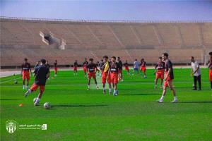 شعب حضرموت يُكمل استعداداته لمواجهة سلام الغرفة بطموح مواصلة الصدارة