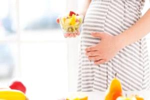 10 عناصر غذائية ضرورية لدعم نمو دماغ الجنين أثناء الحمل