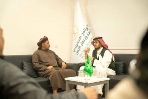 محافظ سقطرى يبحث مع البرنامج السعودي تعزيز مشاريع النظافة والتعليم ودعم الخدمات الأساسية
