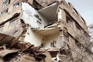 أمطار صنعاء تتسبب بانهيار جزئي لمنزل تاريخي وإصابة مواطن