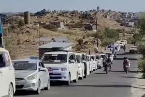 مواكب جماهيرية من يافع تتجه إلى عدن لإحياء ذكرى إعلان 4 مايو