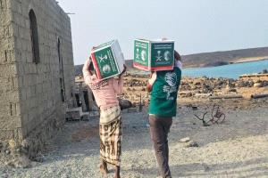 مساعدات غذائية عاجلة تصل إلى أسر محتاجة في جزيرة ميون