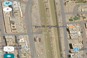 حادث مأساوي في اللحوم بعدن يفتح ملف خطر الطريق أمام مدرسة ويجدد المطالب بجسر للمشاة