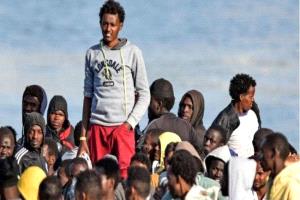 شرطة لحج تضبط متهماً بتهريب مهاجرين أفارقة 