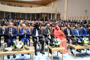 الرئيس العليمي يشارك في حفل تنصيب رئيس جيبوتي ويؤكد متانة العلاقات بين البلدين