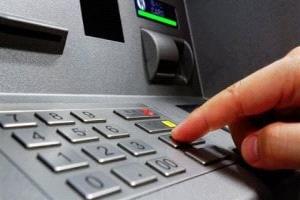 طريقة سهلة لسحب الأموال بدون صراف آلي أو زيارة البنك.. خدمة متاحة على مدار الساعة